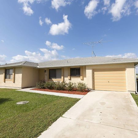 Lilsis By The Lake Port Charlotte Exterior photo