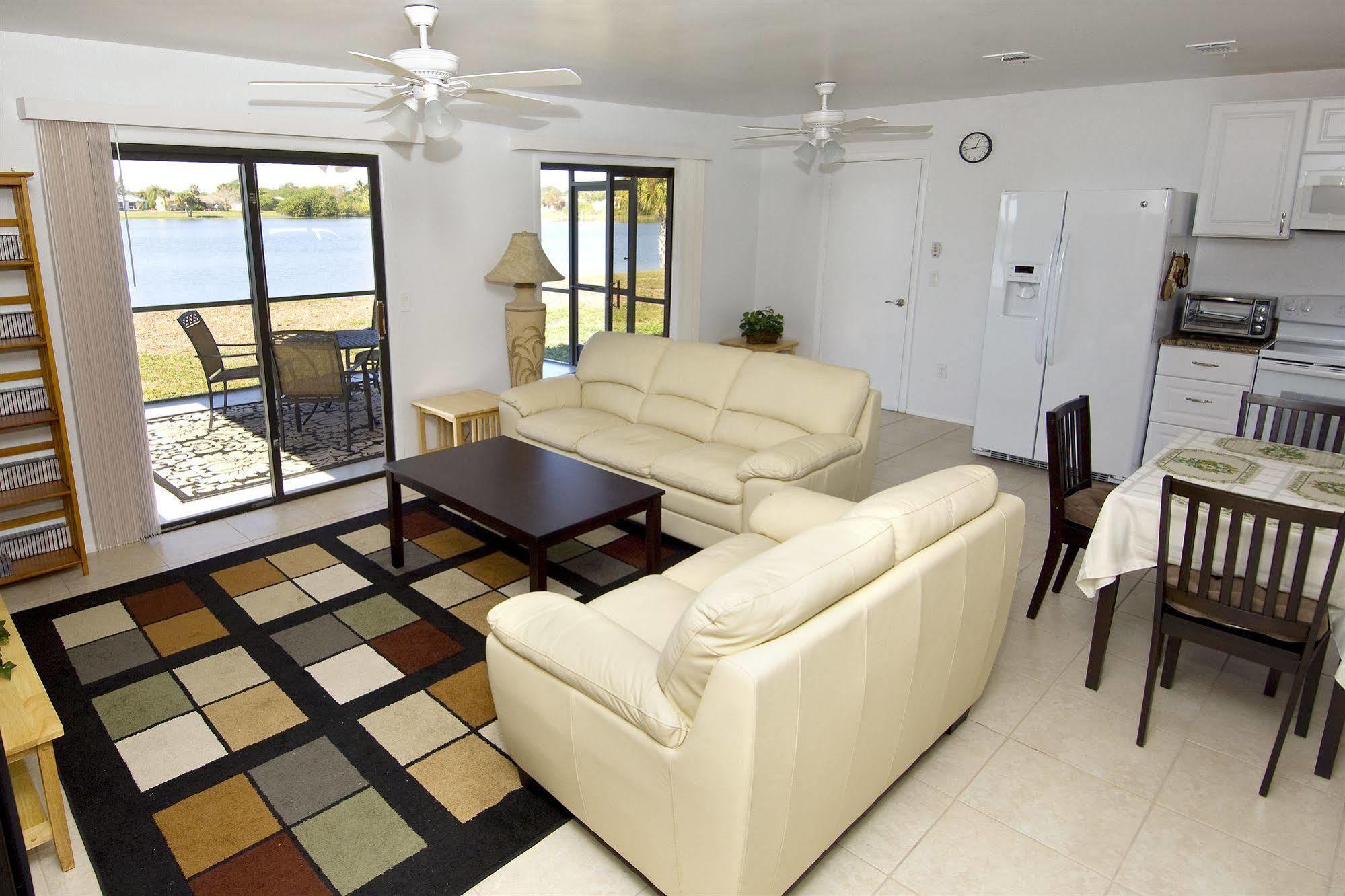Lilsis By The Lake Port Charlotte Exterior photo